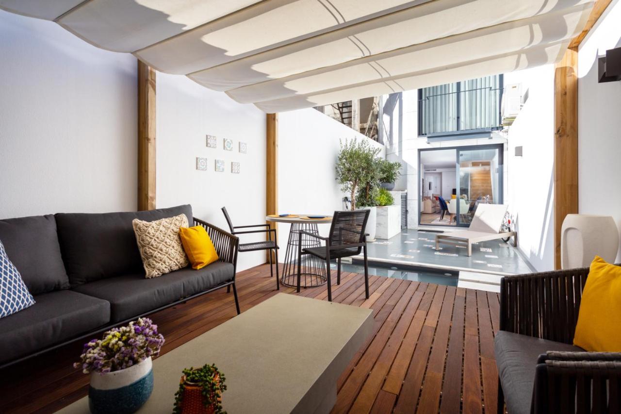 Stupendo- Two Rooms, Patio With Refreshing Pond-center-air Conditioning * Lisboa