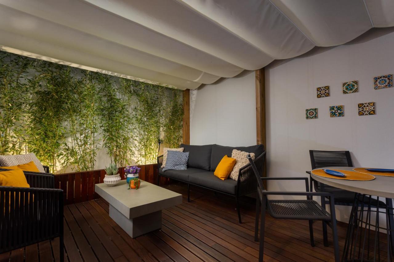 Lejlighed Stupendo- Two Rooms, Patio With Refreshing Pond-center-air Conditioning